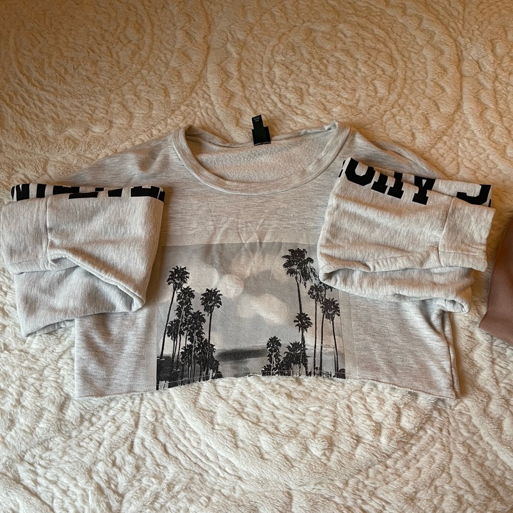 cropped grey sweatshirt S